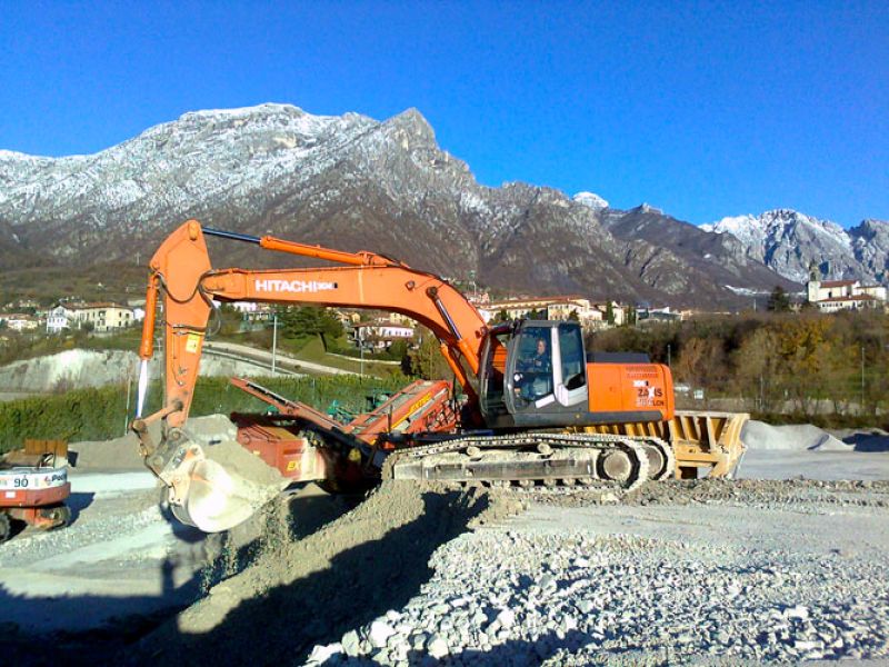 Hitachi ZX 280